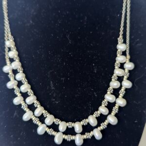 Elegant Pearl and Gold Necklace